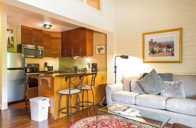 Wildwood Studio 52 - Ideal Home Away From Home for Singles