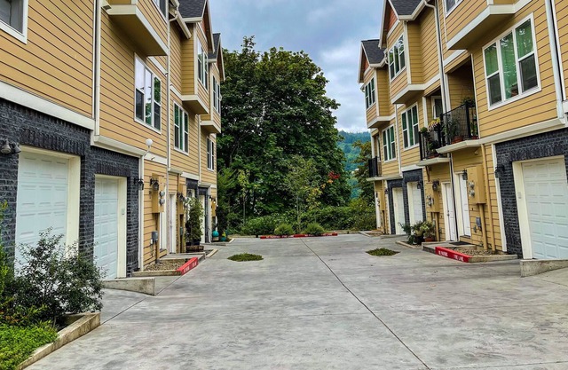 Willamette view Studio