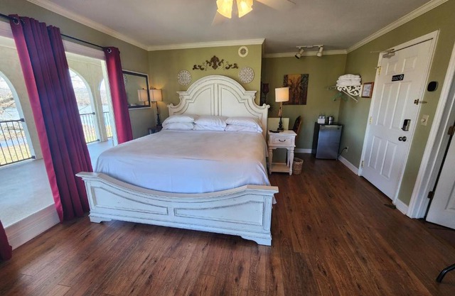 Williams Island Room at Tennessee RiverPlace