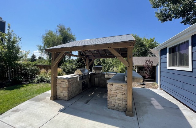 Willow Creek Oasis with Amazing Outdoor Kitchen