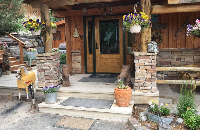 Wind River Chalet; East Yellowstone; 5 Bedroom, 3 Bathroom Home