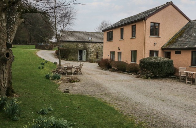 WINDER GREEN, pet friendly, with a garden in Askham, Cumbria