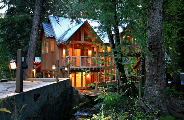 Windows on Water, Stream, Hot Tub, Big Trees, Walk to Sundance