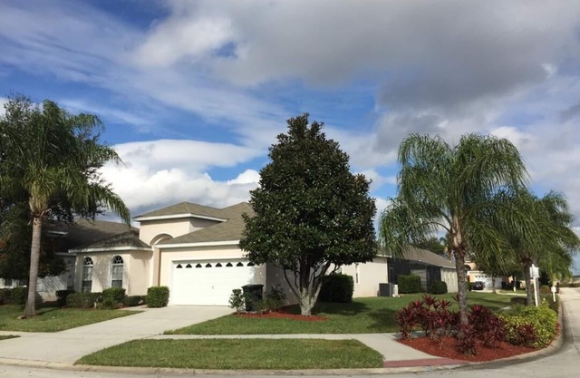 WINDSOR PALMS - IMMACULATE 4/3 POOL HOME NEAR CLUBHOUSE