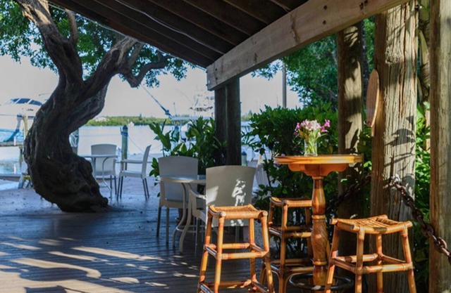 WINTER WEEK - KEY WEST - 2 Bedroom 2 Bathrooms Sleeps 6