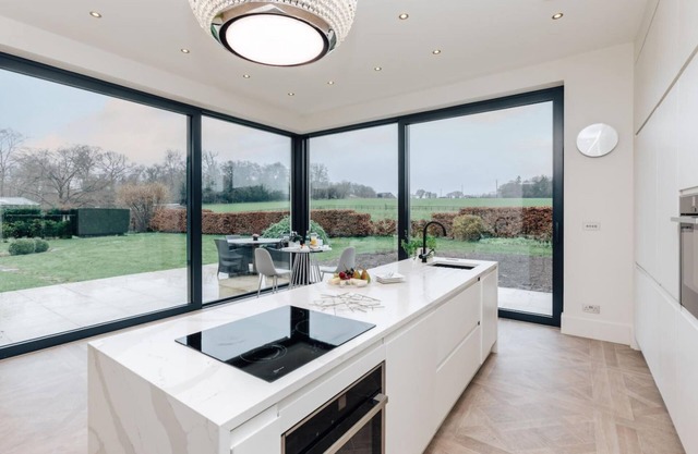 Wisteria House - Sleeps 11