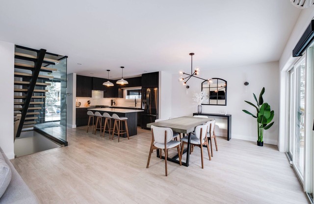 Wolf of Warwick - The New build LUXE