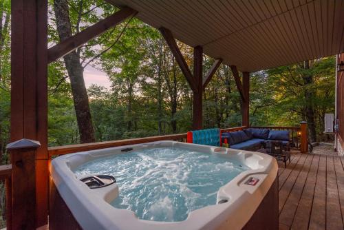 Wolf Summit Retreat Hot Tub Arcade Games