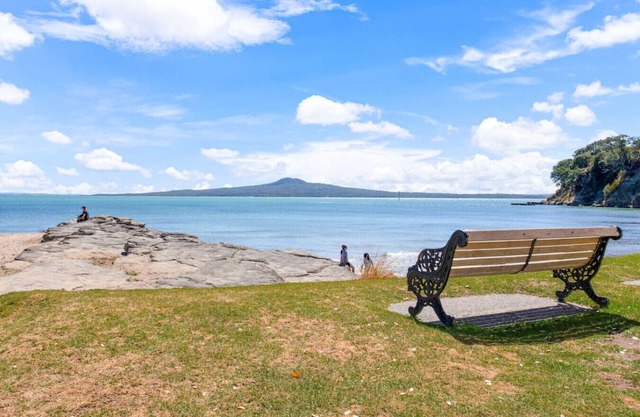 Wonderful Guest Suite Steps to St Heliers Beach