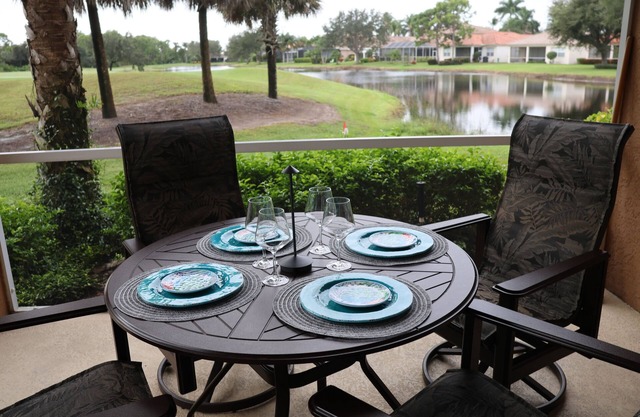 Wonderful 2-bedroom seasonal condo in Spanish Wells, a gated community.