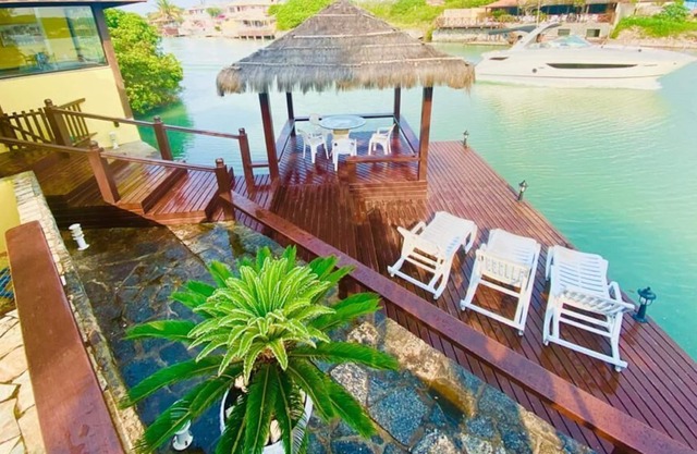 Wonderful house on the edge of the Búzios channel