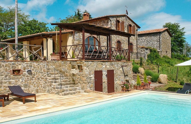 Wonderful private villa with private pool, WIFI, TV, terrace, pets allowed, panoramic view, parking