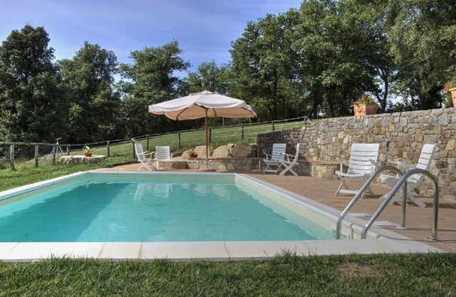 Wonderful private villa for 12 people with private pool, WIFI, A/C and TV