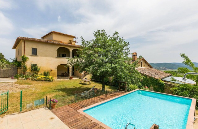 Wonderful private villa for 9 people with WIFI, private pool, terrace and pets allowed