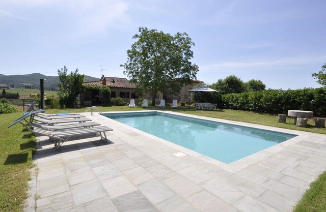 Wonderful private villa for 9 guests with WIFI, private pool, TV and pets allowed