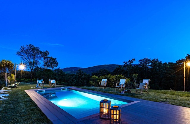 Wonderful private villa for 12 people with WIFI, private pool, A/C, TV and veranda