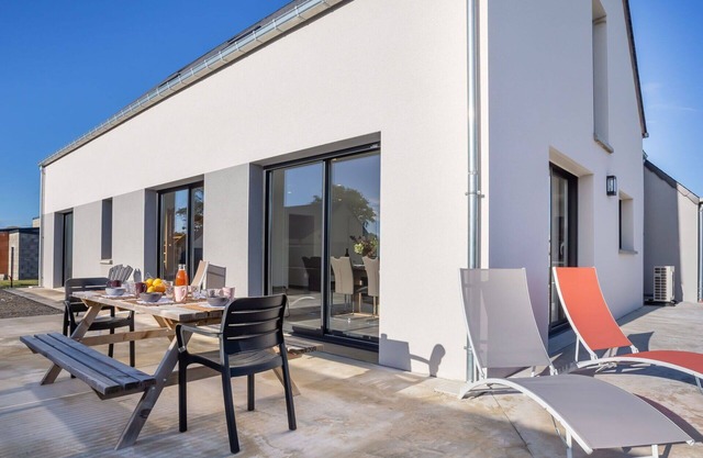 Wonderful private villa for 10 people with WIFI, TV, terrace and pets allowed