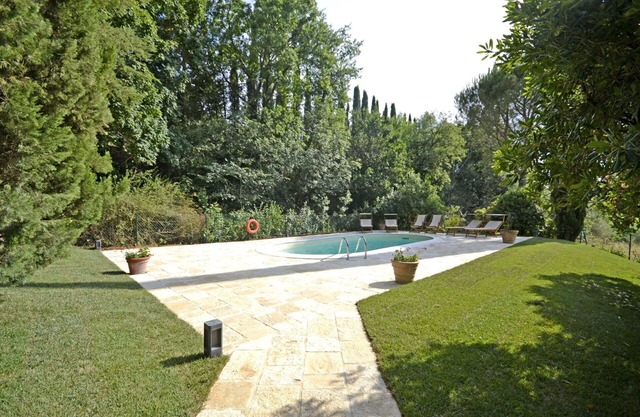 Wonderful private villa with A/C, WIFI, private pool, TV, patio and panoramic view, close to Cor.