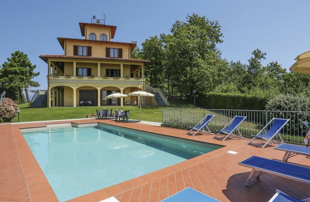 Wonderful private villa for 16 people with WIFI, private pool, TV, terrace and pets allowed