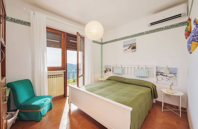 Wonderful private villa for 6 people with WIFI, A/C, TV and patio