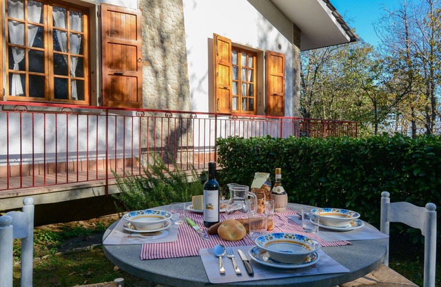 Wonderful private villa for 8 guests with WIFI, TV, patio and pets allowed