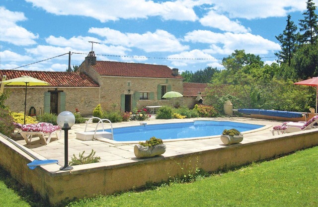 Wonderful private villa with WIFI, A/C, private pool, TV, terrace, pets allowed and parking
