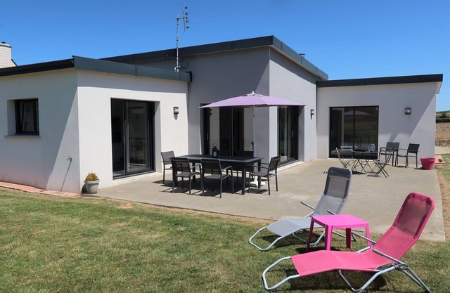 Wonderful private villa for 6 guests with WIFI, TV, terrace and parking