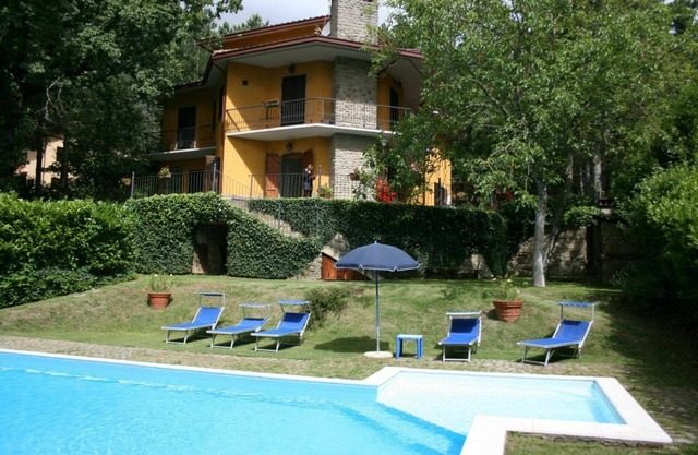 Wonderful private villa with private pool, WIFI, TV, terrace, pets allowed, parking, close to Arezzo