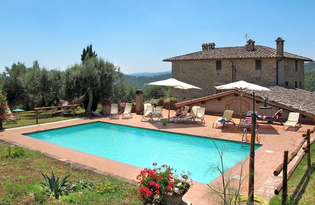 Wonderful private villa with WIFI, private pool, TV, patio, pets allowed and panoramic view
