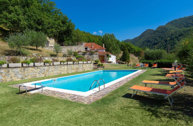 Wonderful private villa for 10 people with WIFI, private pool, TV, patio and pets allowed