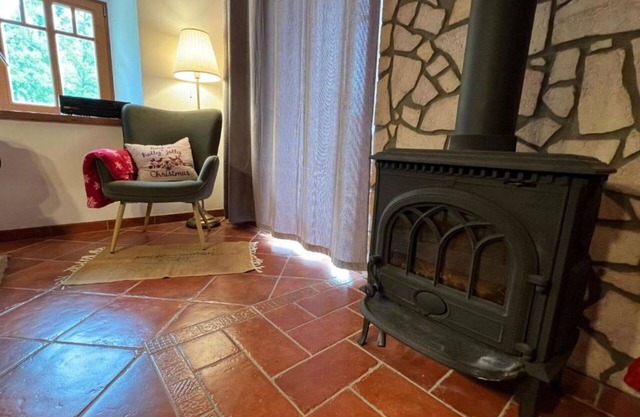 Wonderful private villa for 5 guests with WIFI, TV, terrace, pets allowed and parking