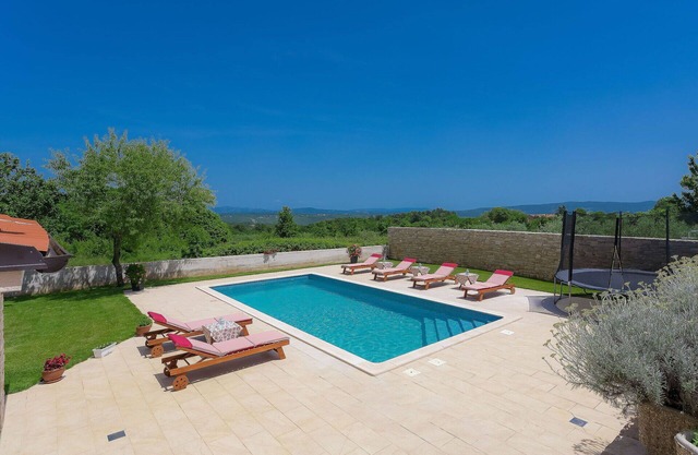 Wonderful private villa for 10 people with WIFI, A/C, private pool, TV and terrace