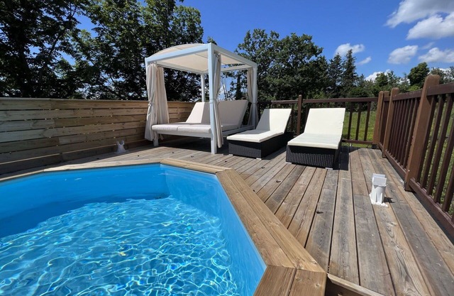 Wonderful private villa for 6 guests with private pool, WIFI, TV, terrace and pets allowed