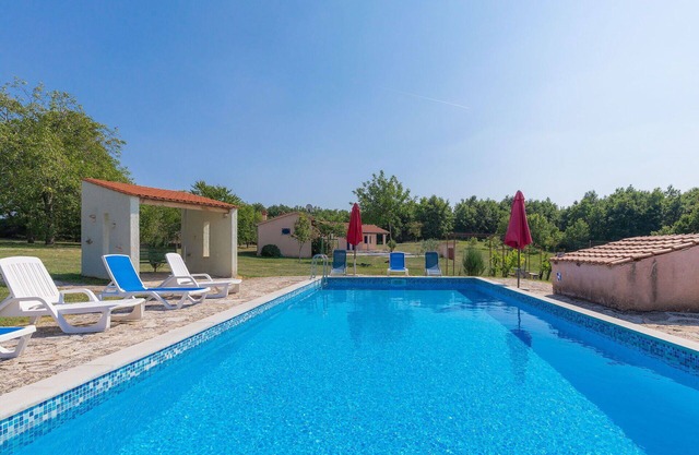 Wonderful private villa for 10 guests with WIFI, private pool, TV, patio and pets allowed