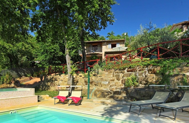 Wonderful private villa for 5 guests with hot tub, private pool, WIFI, TV, patio and parking