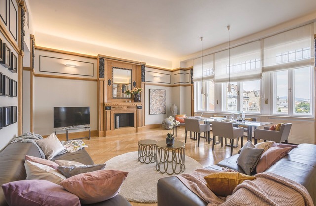 Wonderful suite overlooking the Great Synagogue. 110 m2 -WiFi - AC