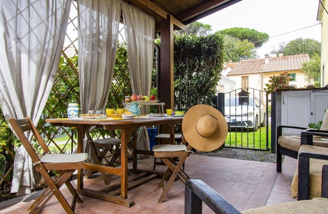 Wonderful villa for 6 people with A/C, WIFI, TV, patio and pets allowed