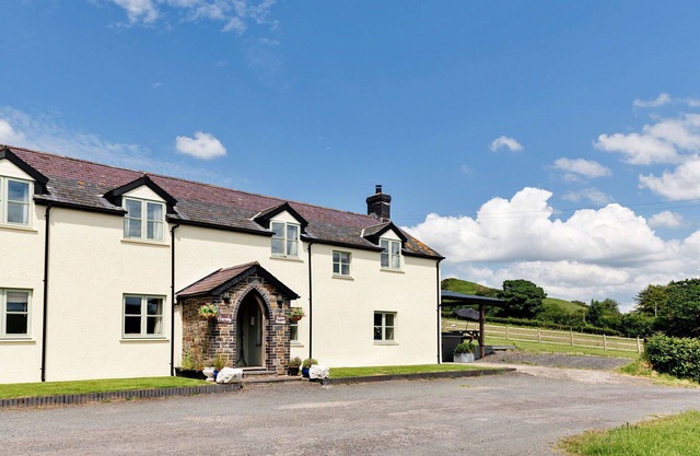 Wonderful villa for 12 people with hot tub, WIFI and pets allowed