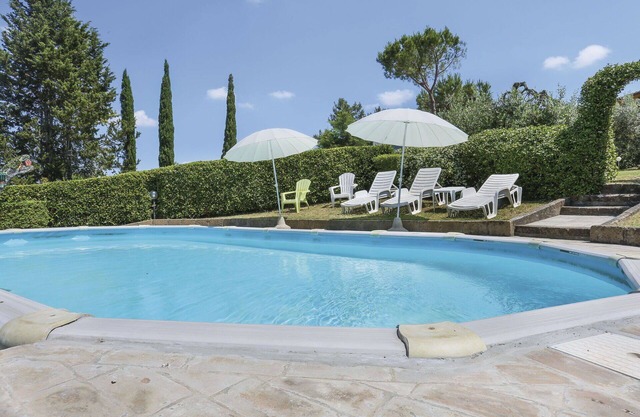 Wonderful villa for 12 people with private pool, TV, patio and pets allowed