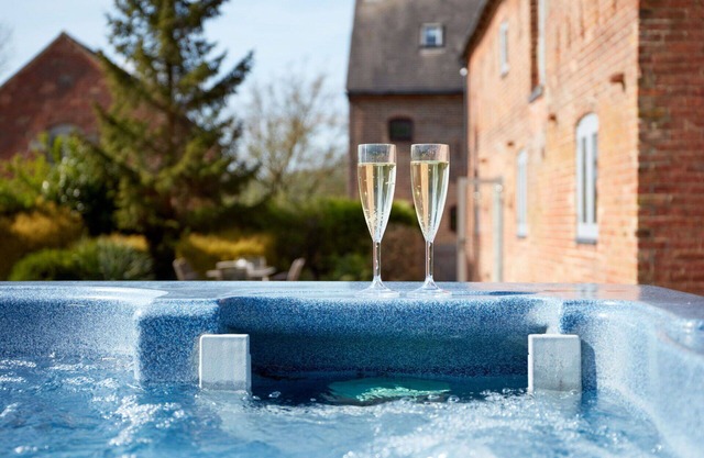 Wonderful villa for 10 people with WIFI, hot tub, TV and terrace