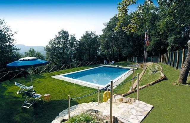 Wonderful villa for 4 guests with WIFI, private pool, TV, veranda, pets allowed and panoramic v.