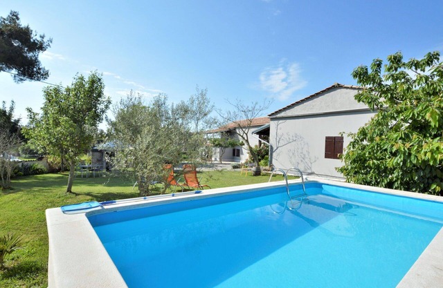 Wonderful villa for 4 people with WIFI, private pool, A/C, TV, terrace and pets allowed