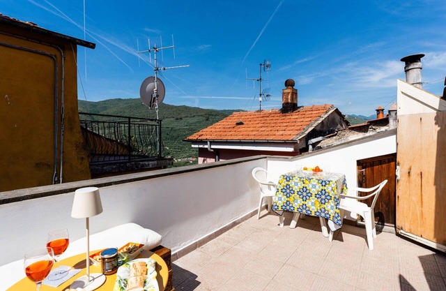Wonderful villa for 4 people with A/C, WIFI, TV, terrace, pets allowed, panoramic view and park.