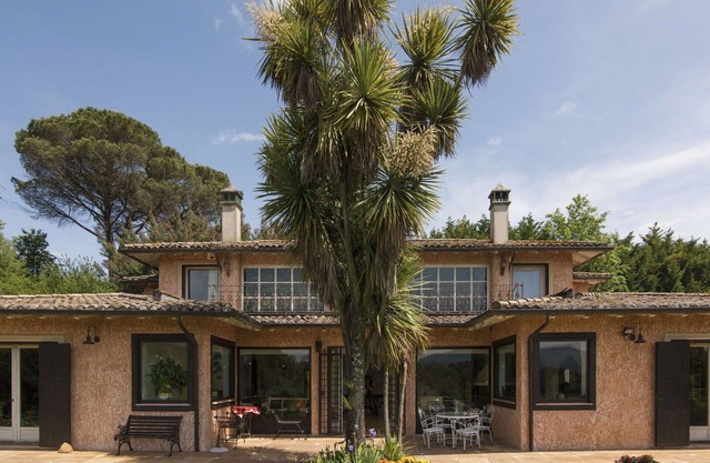 Wonderful villa for 14 people with pool, A/C, hot tub, WIFI, TV and pets allowed