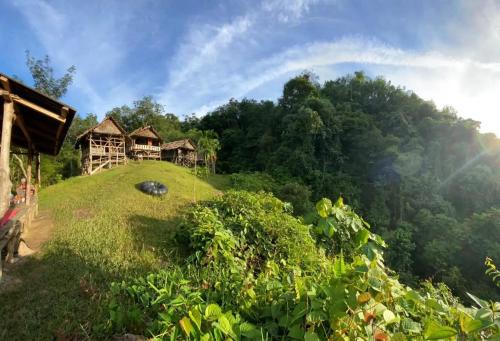 WOOD CABIN LODGE IN THE FOREST book here treking with us