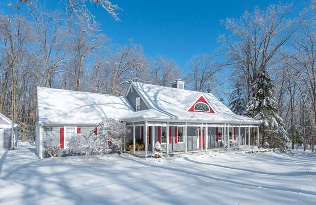 Wooded Escape w/Hot Tub, Fire Pit & Dock