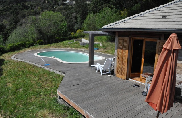 Wooden detached house with stunning views of the sea: ideal resort