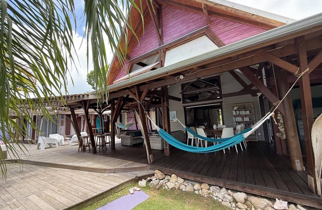 Wooden villa with private pool in a tropical garden 3 minutes from the beach