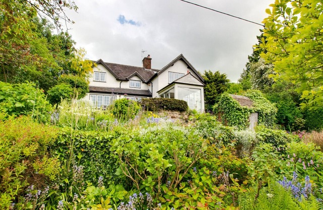 Woodside - Four Bedroom House, Sleeps 8