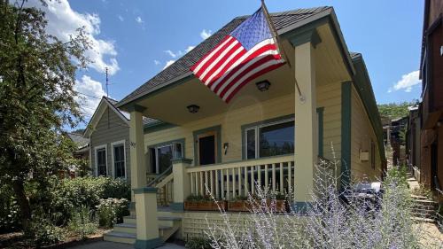 Woodside Getaway by AvantStay Character Home Close To Park City Resort w Hot Tub